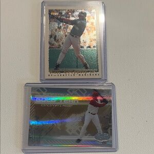 (2) Ken Griffey Jr Trading Cards - 1995 #5 Cyber Stats Foil & 2005 #GT-12 Leaf
